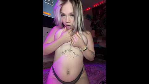 Media: cutiepiespanks Stripchat 2024-12-02 00:00:00