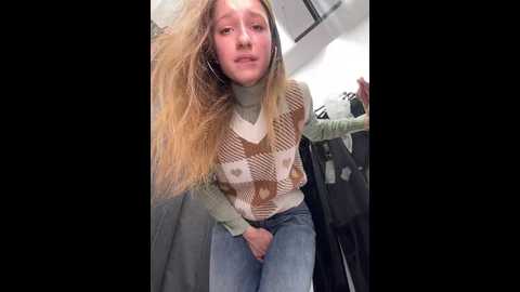 Media: lia__love Stripchat 2024-12-02 14:27:00