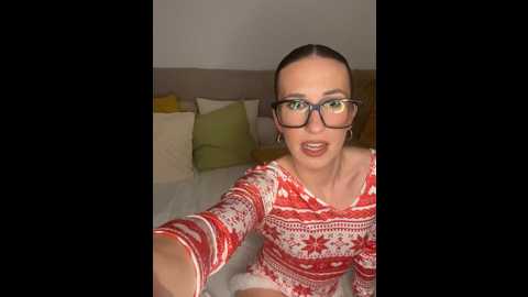 Media: lola_tentatiion Stripchat 2024-12-02 20:44:00