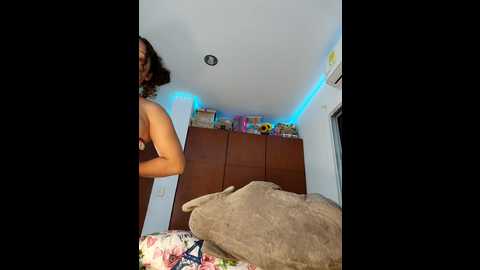 Media: shara_dreams Stripchat 2024-12-02 05:20:00