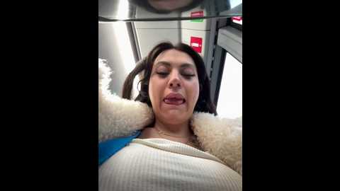 Media: wet__bunny Stripchat 2024-12-02 06:42:00