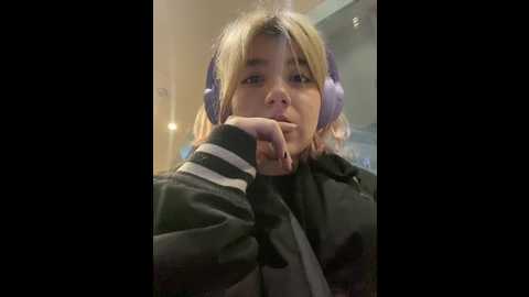 Media: baby__naughty Stripchat 2024-12-03 16:17:00