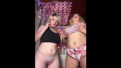 Media: enyeld_ruru Stripchat 2024-12-03 18:58:00