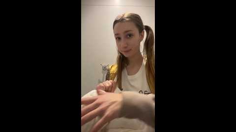 Media: lia__love Stripchat 2024-12-03 17:45:00