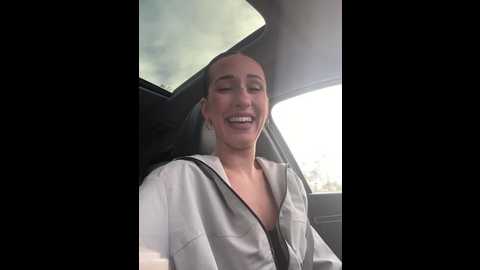 Media: lola_tentatiion Stripchat 2024-12-03 09:44:00
