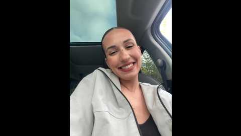 Media: lola_tentatiion Stripchat 2024-12-03 09:55:00