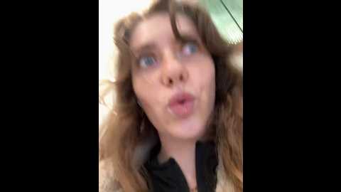Media: mariid Stripchat 2024-12-03 07:09:00