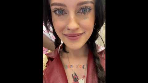 Media: melissa_crazy Stripchat 2024-12-03 17:14:00