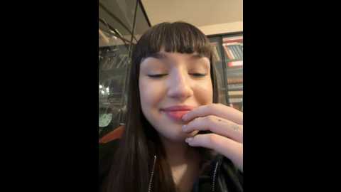 Media: sophie_avory Stripchat 2024-12-03 08:18:00