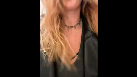Media: sweet___emily Stripchat 2024-12-03 16:22:00