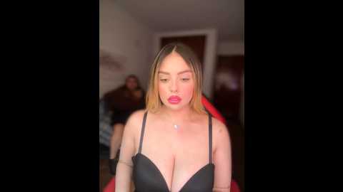 Media: alirawrz Stripchat 2024-12-04 13:33:00