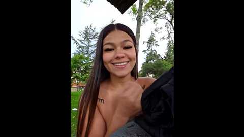Media: alyshanon18 Stripchat 2024-12-04 21:22:00