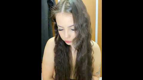 Media: chloe__moon Stripchat 2024-12-04 16:05:00