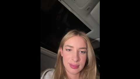 Media: evieevans Stripchat 2024-12-04 22:32:00