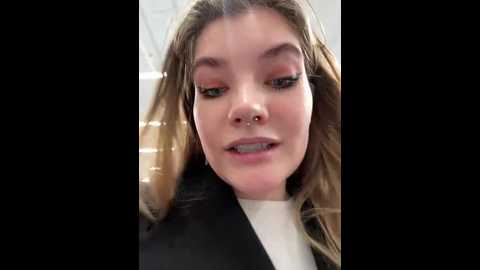 Media: holy_tereza Stripchat 2024-12-04 17:52:00