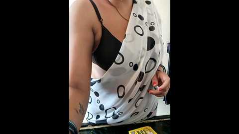 Media: kaamuk_shweta Stripchat 2024-12-04 06:44:00