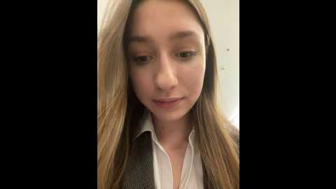 Media: lia__love Stripchat 2024-12-04 15:41:00
