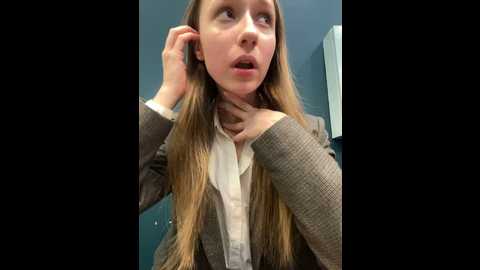 Media: lia__love Stripchat 2024-12-04 17:43:00