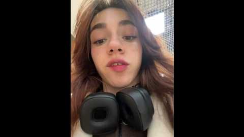 Media: lily__belle Stripchat 2024-12-04 13:05:00