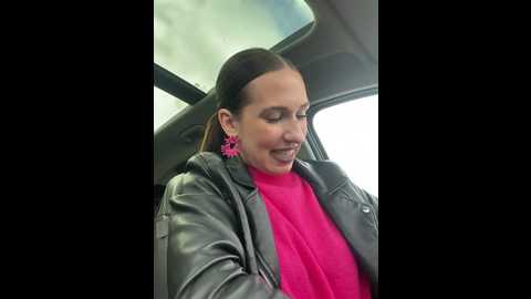 Media: lola_tentatiion Stripchat 2024-12-04 11:24:00