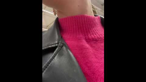 Media: lola_tentatiion Stripchat 2024-12-04 11:36:00