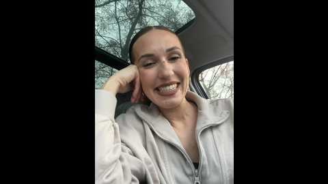 Media: lola_tentatiion Stripchat 2024-12-04 14:04:00