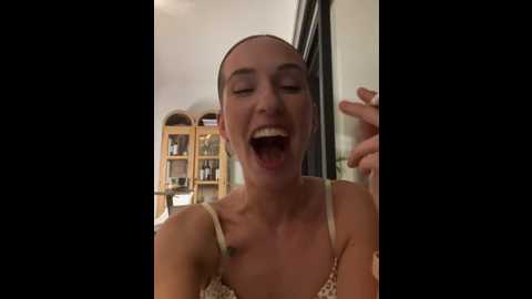 Media: lola_tentatiion Stripchat 2024-12-04 21:59:00