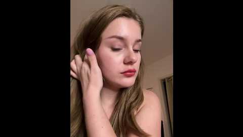 Media: maribelriver Stripchat 2024-12-04 00:58:00