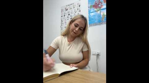 Media: streetdoll Stripchat 2024-12-04 18:23:00
