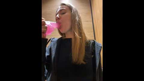 Media: valenciashock Stripchat 2024-12-04 07:28:00