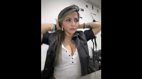Media: _abril_office1 Stripchat 2024-12-05 19:52:00
