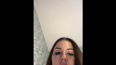 Media: alina_vibe_me Stripchat 2024-12-05 02:30:00