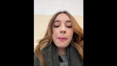 Media: cherry____pie Stripchat 2024-12-05 18:27:00