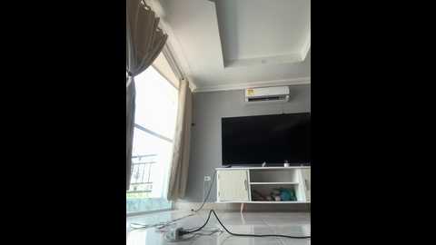 Media: emiss_ Stripchat 2024-12-05 16:44:00