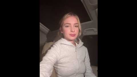 Media: evieevans Stripchat 2024-12-05 22:46:00