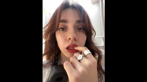 Media: lily__belle Stripchat 2024-12-05 13:42:00
