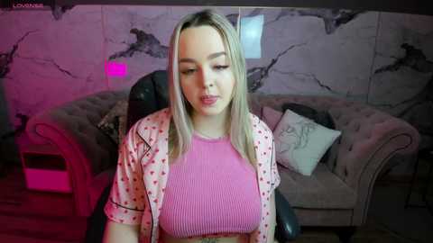 Media: meowrora Stripchat 2024-12-05 02:05:00