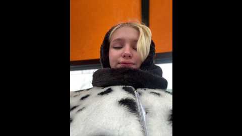 Media: milkyy_wway Stripchat 2024-12-05 07:39:00