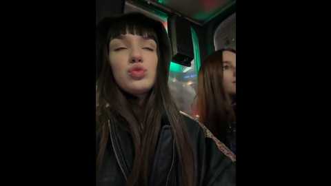 Media: sophie_avory Stripchat 2024-12-05 04:49:00