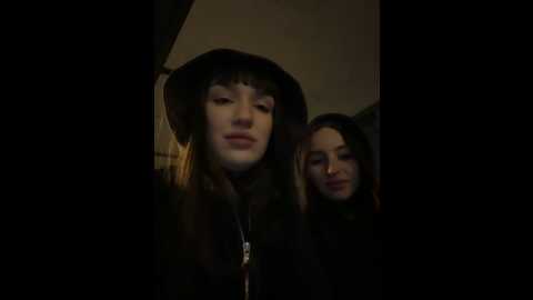 Media: sophie_avory Stripchat 2024-12-05 05:06:00