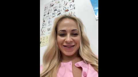 Media: streetdoll Stripchat 2024-12-05 17:01:00