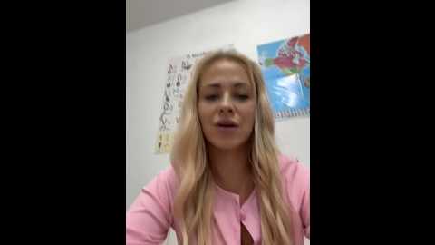 Media: streetdoll Stripchat 2024-12-05 17:07:00
