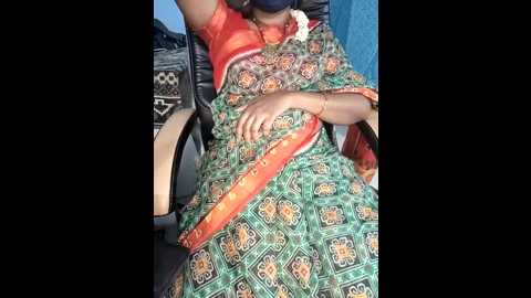 Media: tamil_hotwife Stripchat 2024-12-05 17:12:00