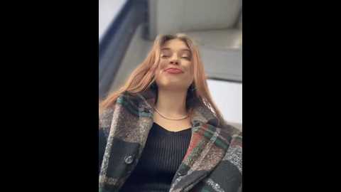 Media: times__square Stripchat 2024-12-05 09:56:00