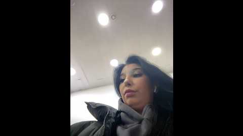 Media: tisha_busty Stripchat 2024-12-05 15:05:00