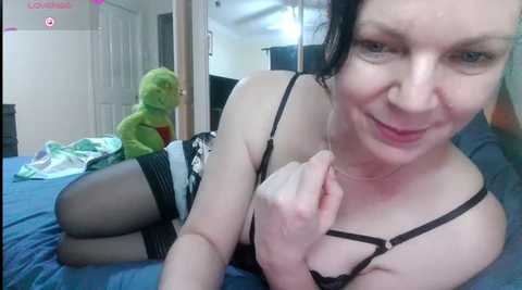Media: aussiepeaches Stripchat 2024-12-06 12:19:00