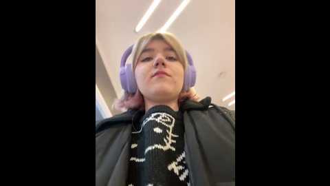 Media: baby__naughty Stripchat 2024-12-06 16:22:00