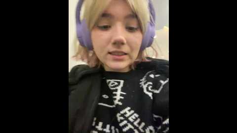 Media: baby__naughty Stripchat 2024-12-06 18:34:00