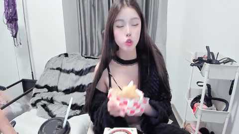 Media: bbtt544 Stripchat 2024-12-06 18:07:00