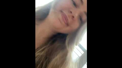 Media: curvyflawless Stripchat 2024-12-06 13:18:00